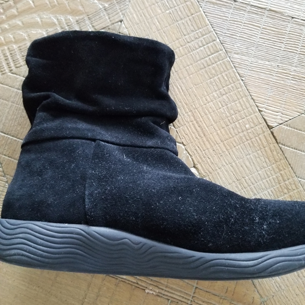 Bare trap  boots